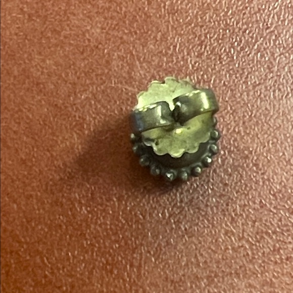 SORRELLI Peridot Simplicity Stud Earrings Antique Gold finish - Picture 4 of 5